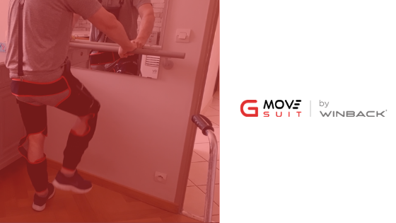 Une personne levant le genou en GMOVE-SUIT